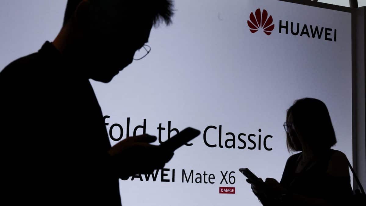 Is your smartphone too big for your pocket? Welcome to the screen size paradox – Firstpost