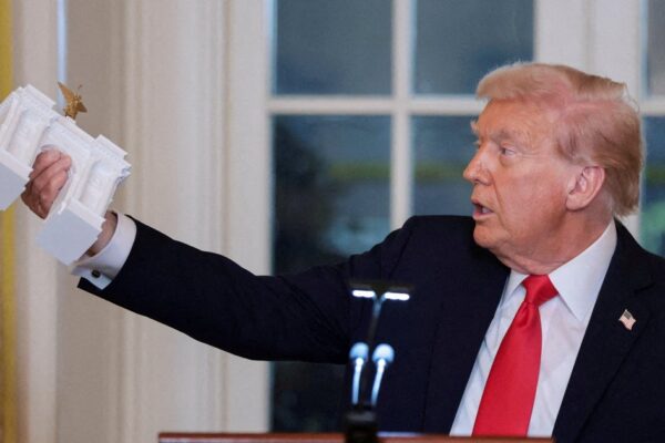 Arc de Trump? President shows off model of Independence Arch, says "it's going to be really beautiful"