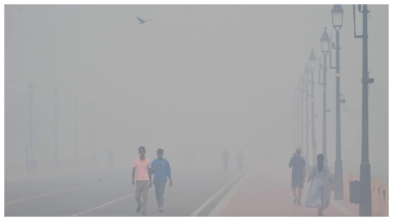 Delhi AQI news live updates: National capital grapples with 'very poor' air quality; govt plans first artificial rain next week