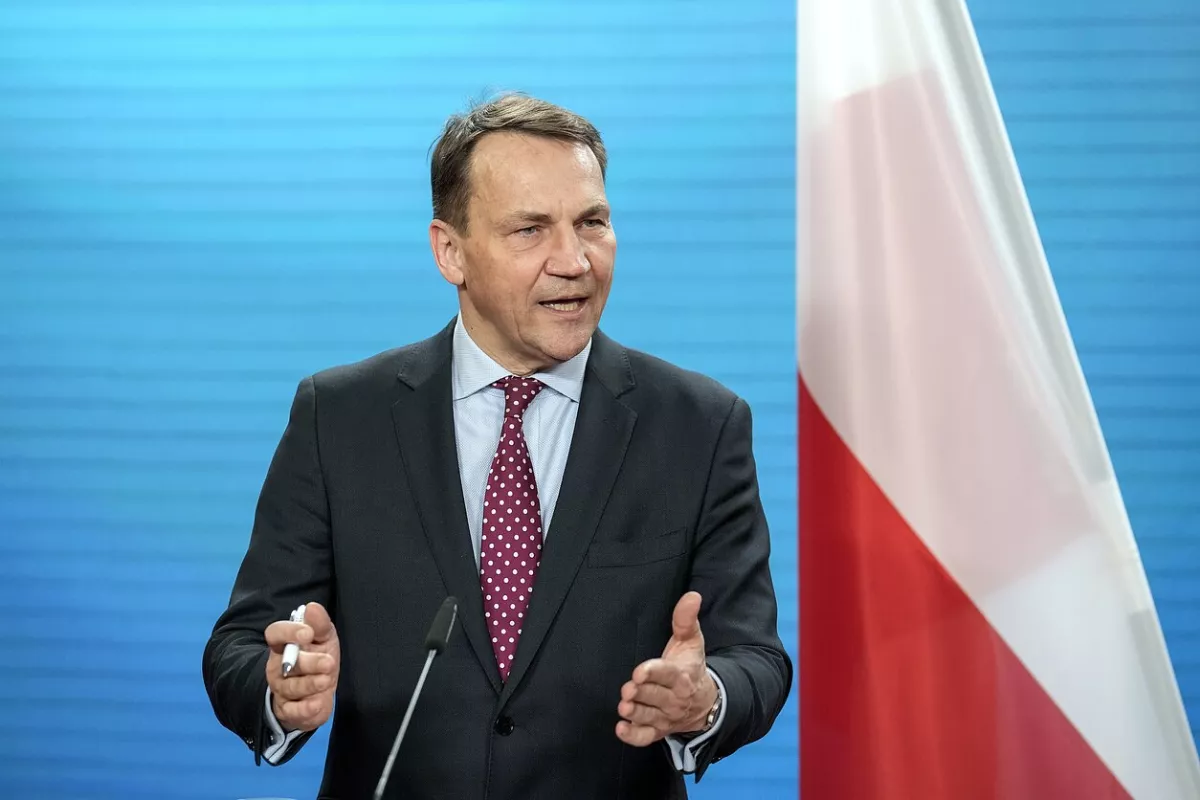 Polish FM warns Putin his jet could be forced down over ICC warrant
| Caliber.Az