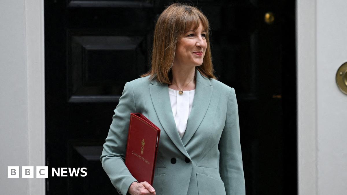 Rachel Reeves leaves 11 Downing Street