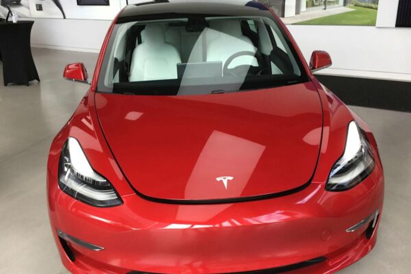 What the end of the EV tax credit means for automakers