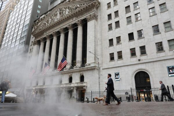 Dow, S&P 500, Nasdaq futures inch up as Wall Street weighs earnings, renewed US-China trade tensions Dow, S&P 500, Nasdaq futures inch up as Wall Street weighs earnings, renewed US-China trade tensions