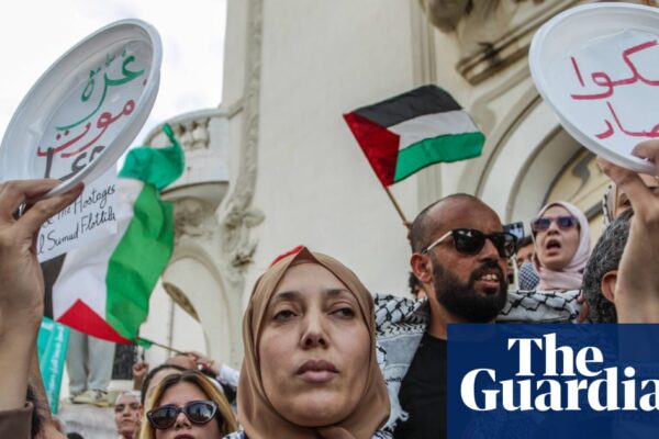 Trump says Gaza peace deal ‘very close’ as Israel continues airstrikes | Donald Trump
