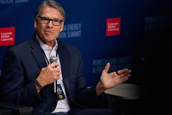 Rick Perry’s REIT Fermi Surges 55% After $683 Million IPO Rick Perry’s REIT Fermi Surges 55% After $683 Million IPO