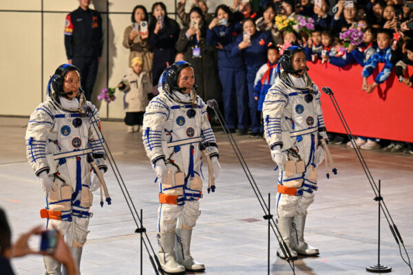 China holds send-off ceremony for space station astronauts