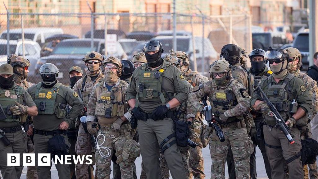 Trump authorises National Guard deployment to Chicago