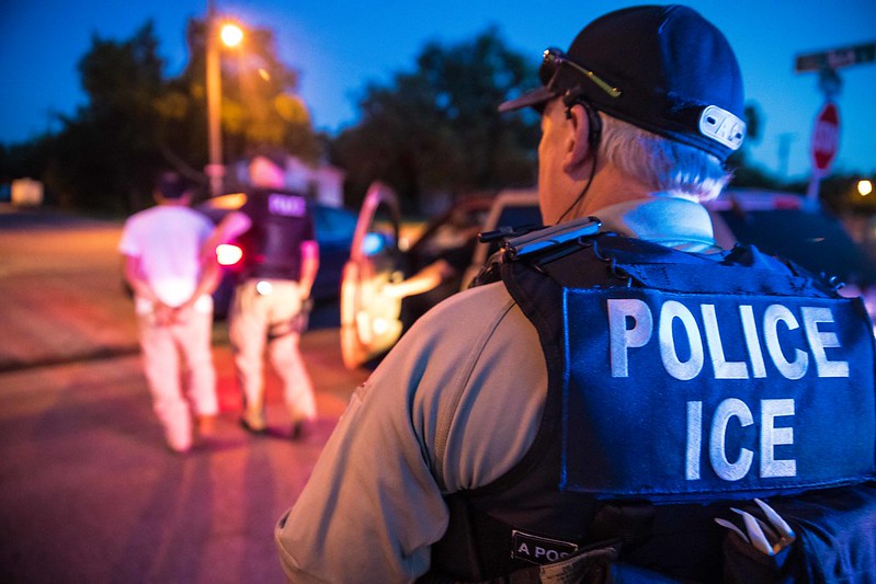 Apple comes under criticism for removing apps related to ICE arrests