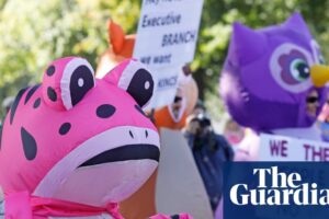 Trump news at a glance: Inflatable costumes aplenty as millions march against president | Trump administration