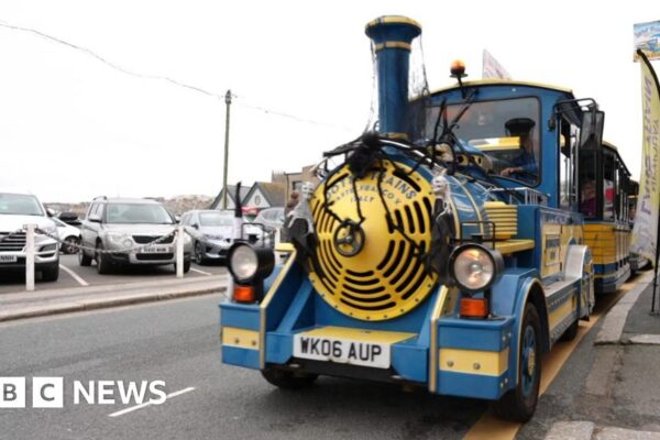Newquay Land Train taking final passengers before move to Wales