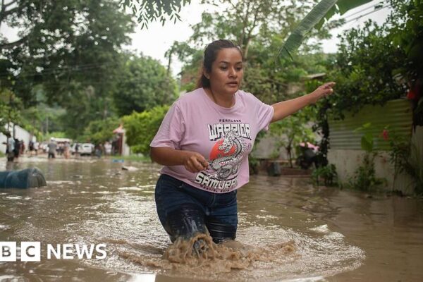 Mexico floods leave at least 27 dead and more missing