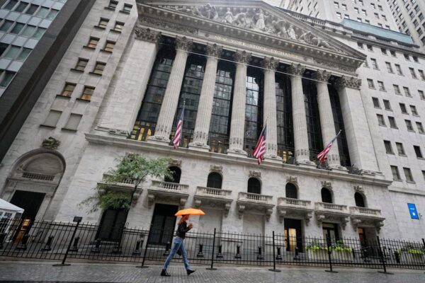 Dow, S&P 500, Nasdaq futures climb with more bank earnings, rate cuts in focus