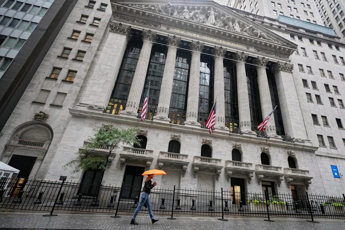 Dow, S&P 500, Nasdaq futures climb with more bank earnings, rate cuts in focus