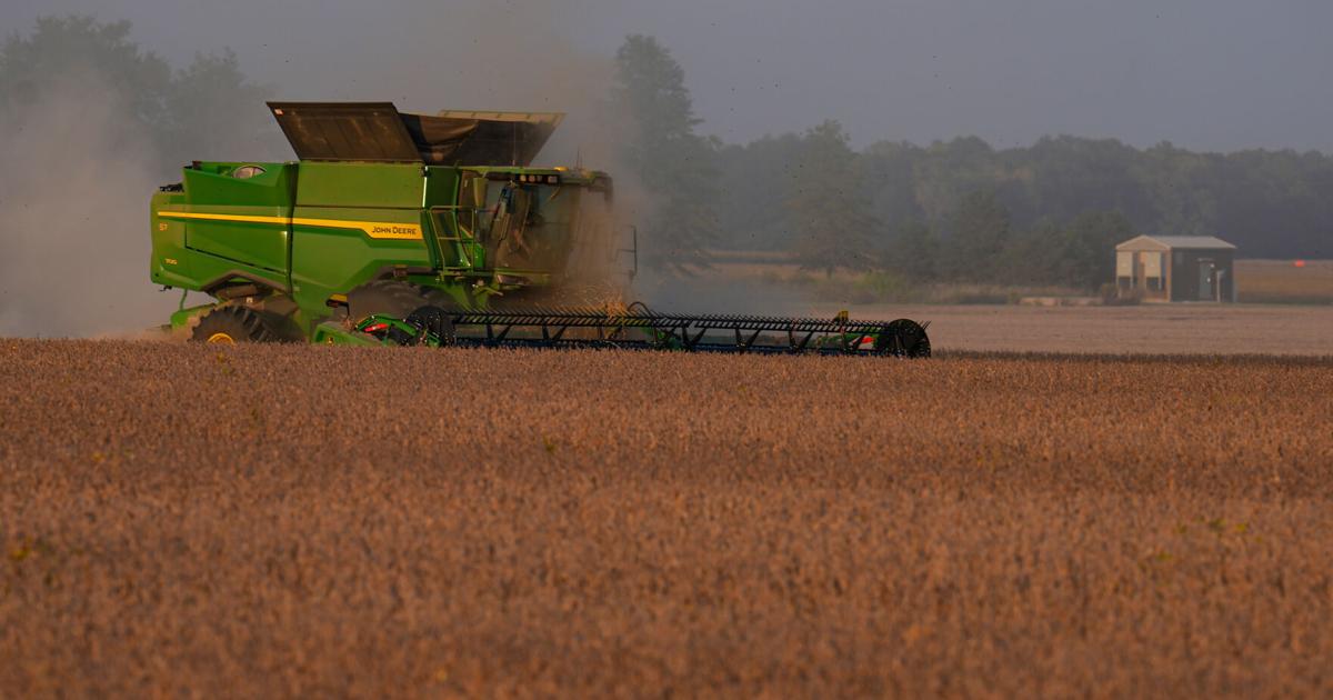 Trump plans aid package for US soybean farmers while seeking trade deal with China | State News