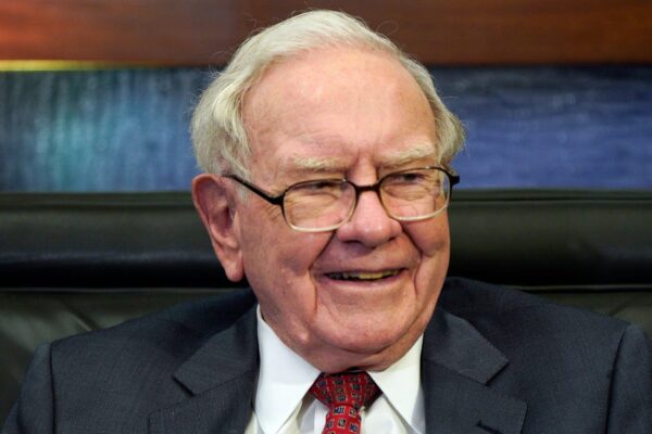 Warren Buffett Gurus: OxyChem Deal a Winner, Might Not Be His Last
