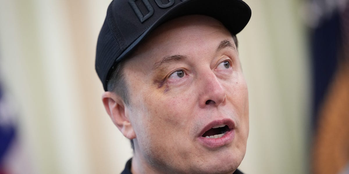 Proxy Firm Partly Backs Elon Musk's $1 Trillion Tesla Pay Deal