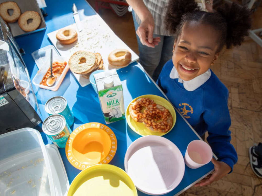 British food giants to roll out free breakfasts for primary school children - Roch Valley Radio