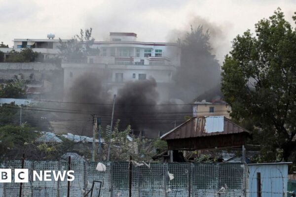 Al-Shabab militants dress as soldiers to storm Somali jail