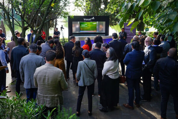 Viasat demonstrates first satellite SMS messages on Android smartphone in Mexico