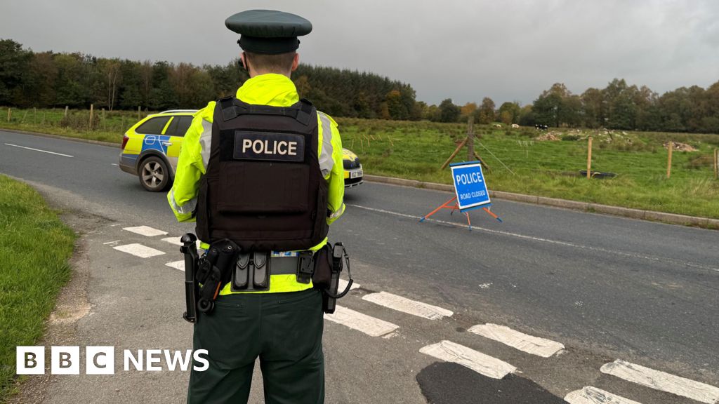 Man dies and woman in hospital after crash