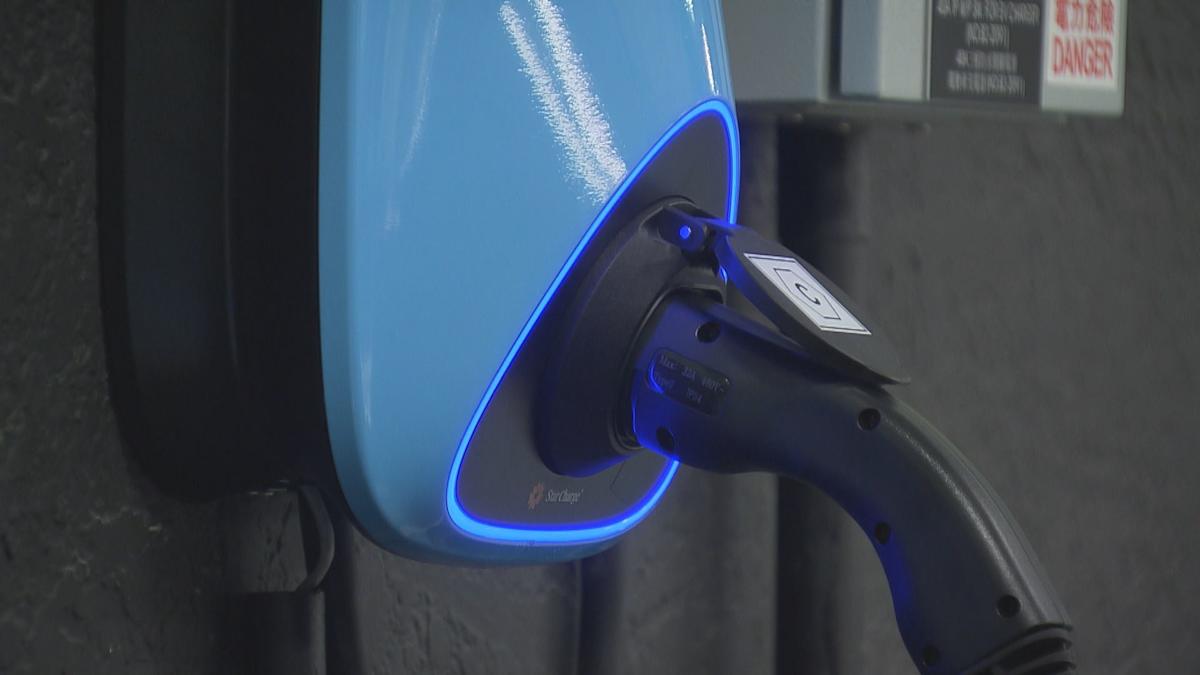 粵車南下｜酒店及商場準備充電車泊位 提供國標轉插(謝欣桐報道)