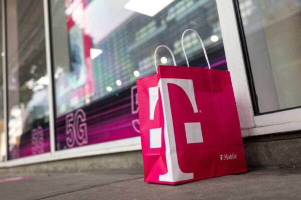 T-Mobile plans move that will push customers to upgrade phones