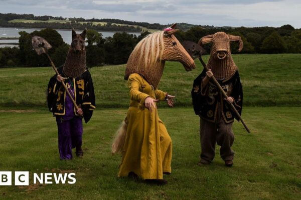Armagh Rhymers hit the Paris Runway