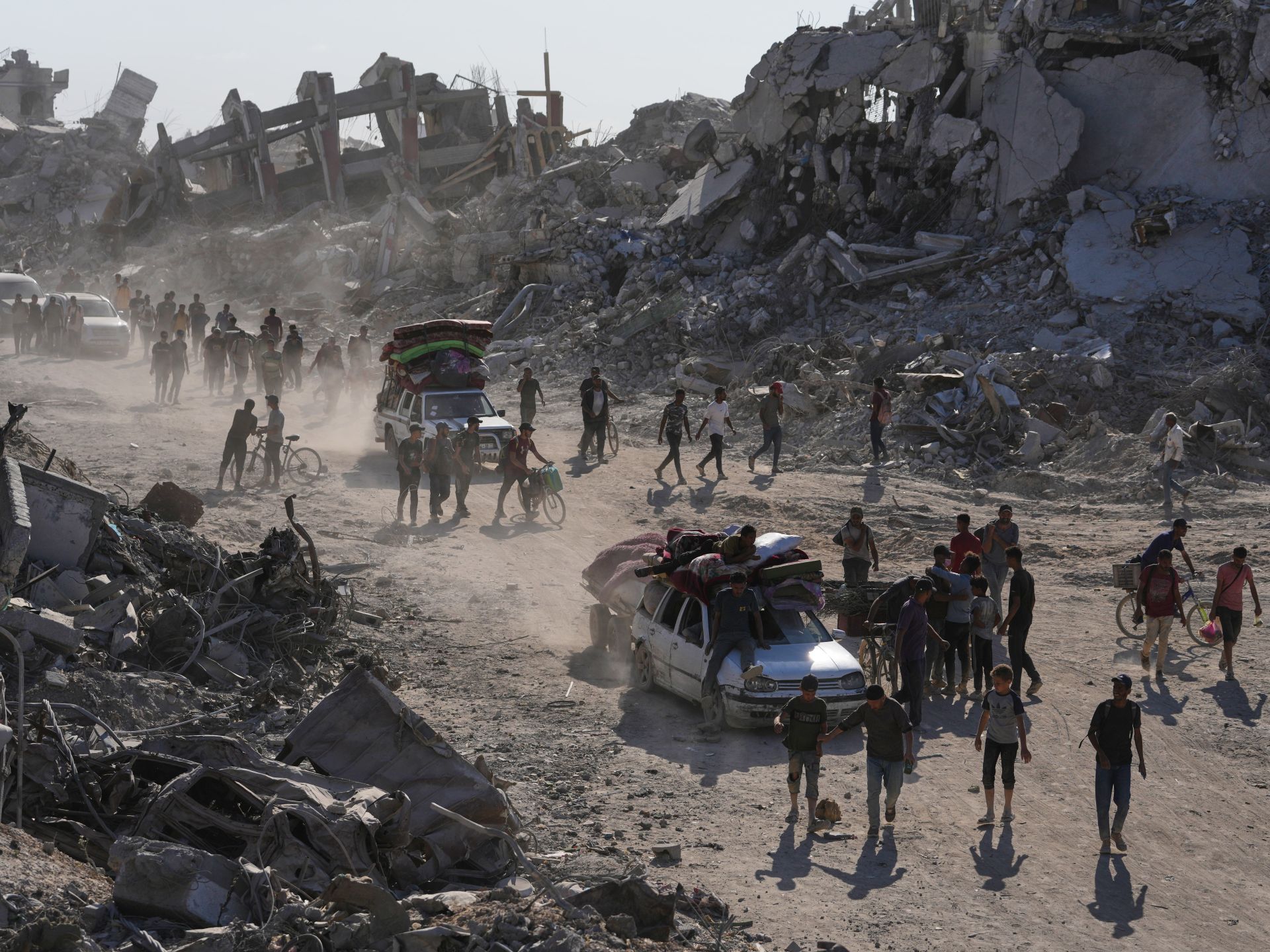 Palestinians search Gaza rubble for loved ones in ceasefire, return home | Israel-Palestine conflict News