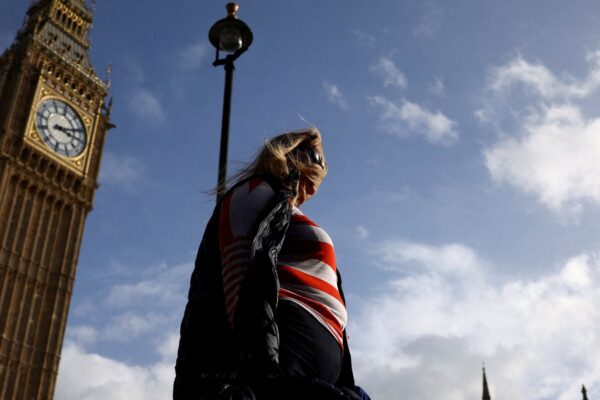 Climate advisers warn UK to prepare for 2C warming by 2050