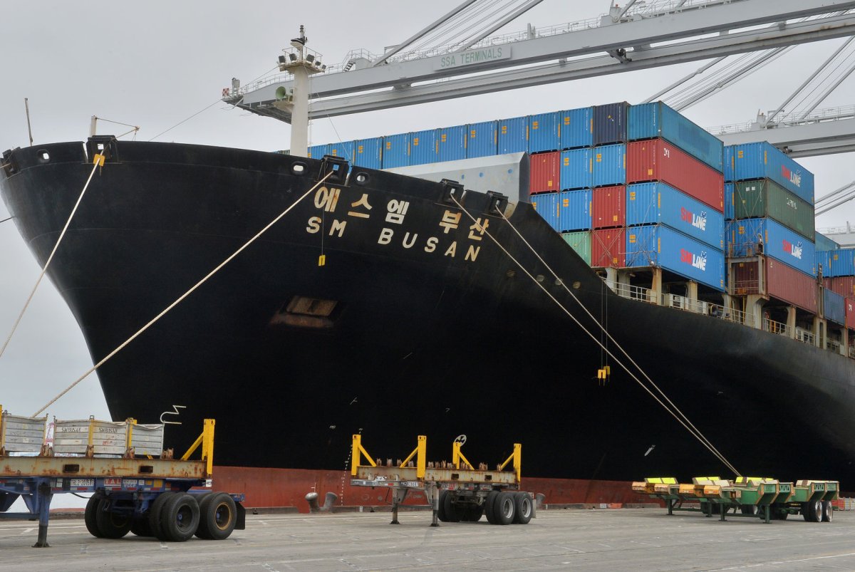 China plans reciprocal ship fees on U.S. vessels entering Chinese ports