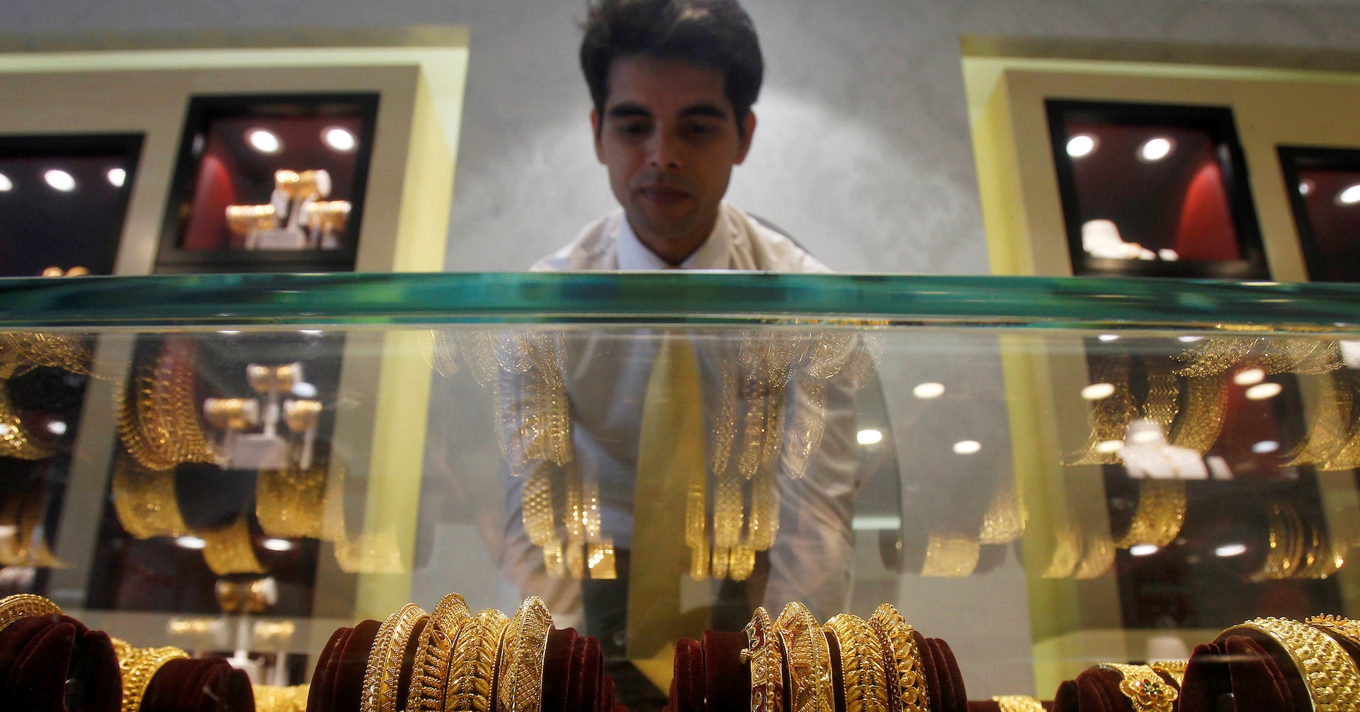 ASIA GOLD Festive buying props up demand in India; China muted in post-holiday trade