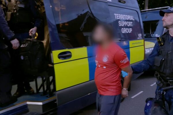 Find My iPhone led to gang smuggling 40,000 phones to China