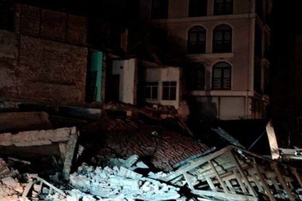 People flee, buildings collapse as 6.1 magnitude jolts Turkey | Watch