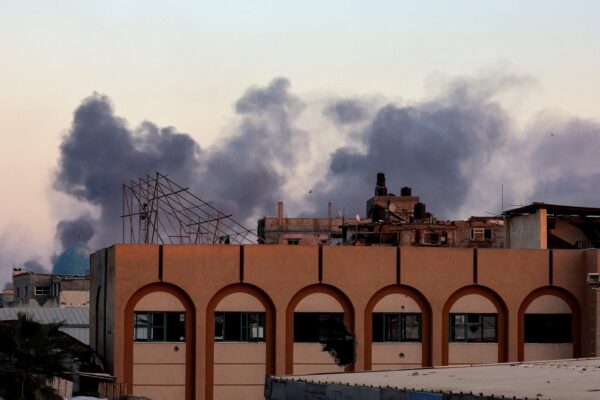 Israel, Hamas trade blame as bloodshed clouds Gaza peace bid Israel, Hamas trade blame as bloodshed clouds Gaza peace bid