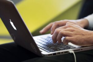 Amazon Web Services outage disrupts global platforms and apps