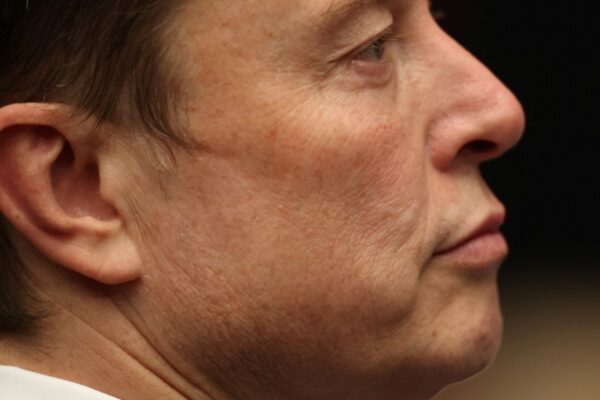 Tech stocks look shaky and the market is ‘showing early signs of vulnerability,’ JPMorgan analyst says