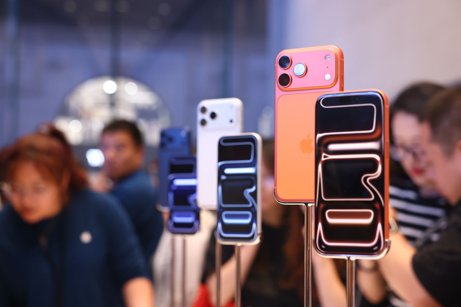 Apple Stock Climbs to New Highs as CEO Cook Calls for Best Holiday Season Ever