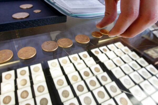 Gold tops $4,000 an ounce, sending ‘insane amount’ of sellers to market