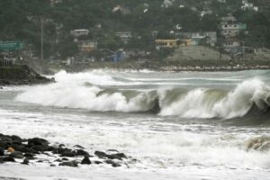 Jamaica closes 2 major airports as Hurricane Melissa nears, shelters activated | Top updates Jamaica closes 2 major airports as Hurricane Melissa nears, shelters activated | Top updates