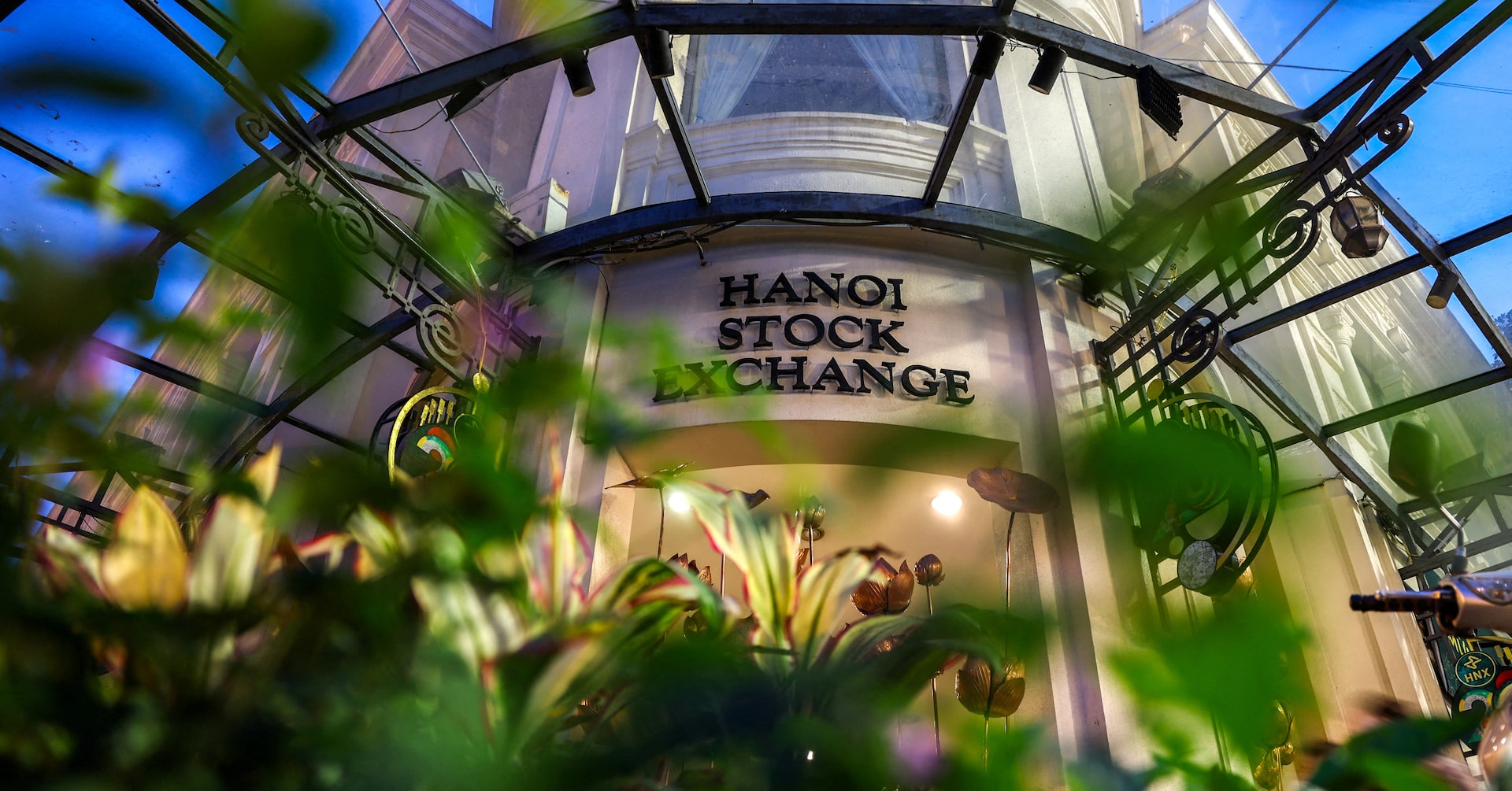 FTSE Russell upgrades Vietnam to emerging market status, pending interim review
