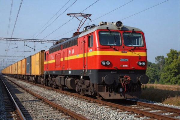 China Railway Guangzhou Group Triumphs Over Monumental Holiday Surge, Expertly Managing Over Two Million, Five Hundred Thousand Passengers