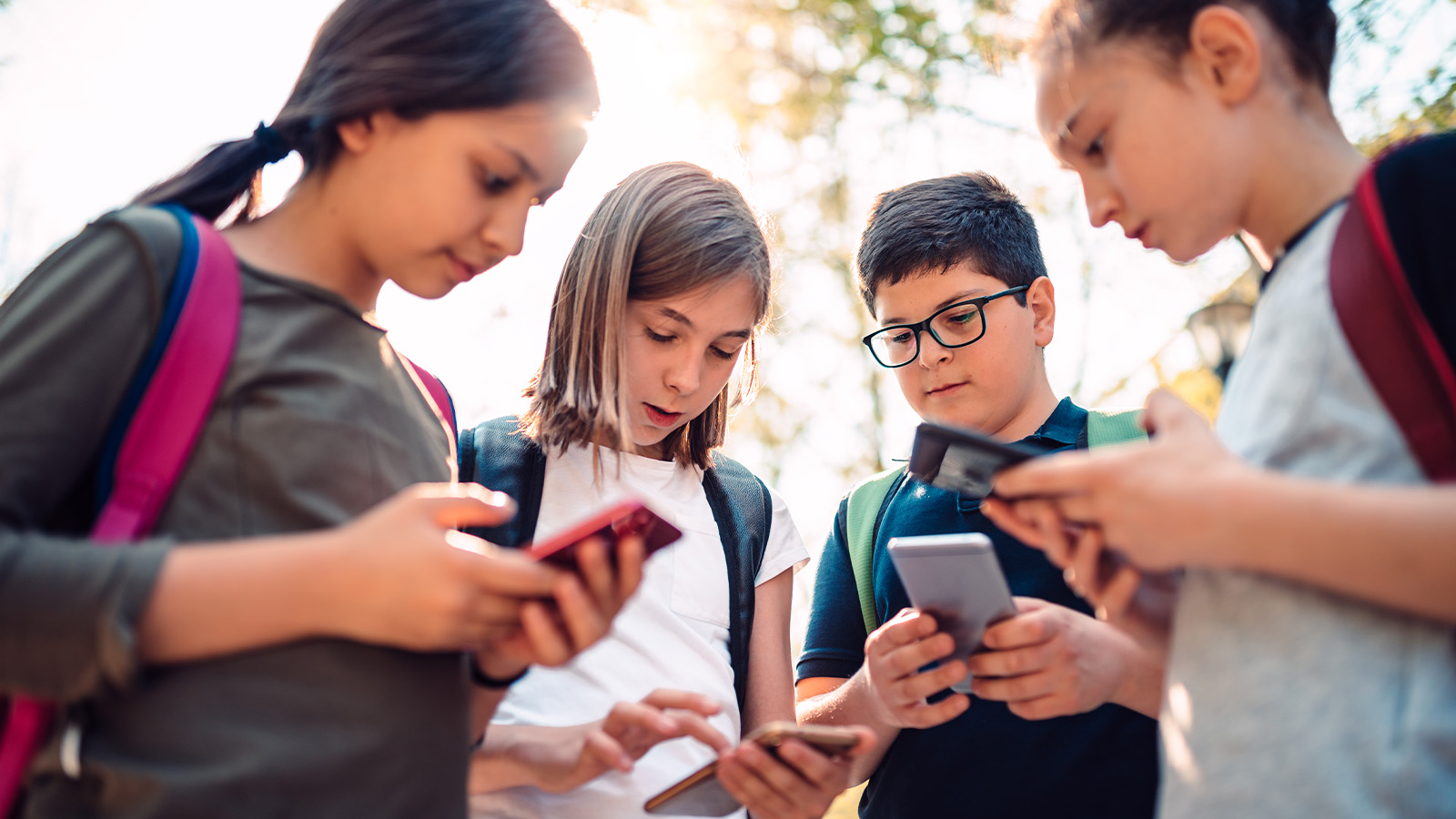 Lawmakers Introduce Bipartisan Bill to Prohibit Student Cellphone Use in Pennsylvania Schools