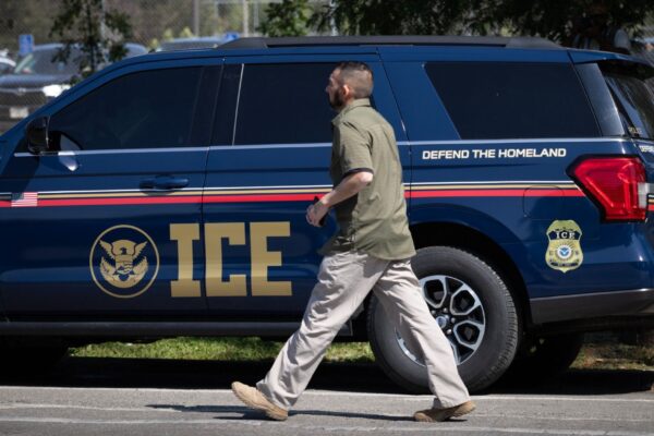 Apple bows to Trump administration pressure over ICE tracking apps