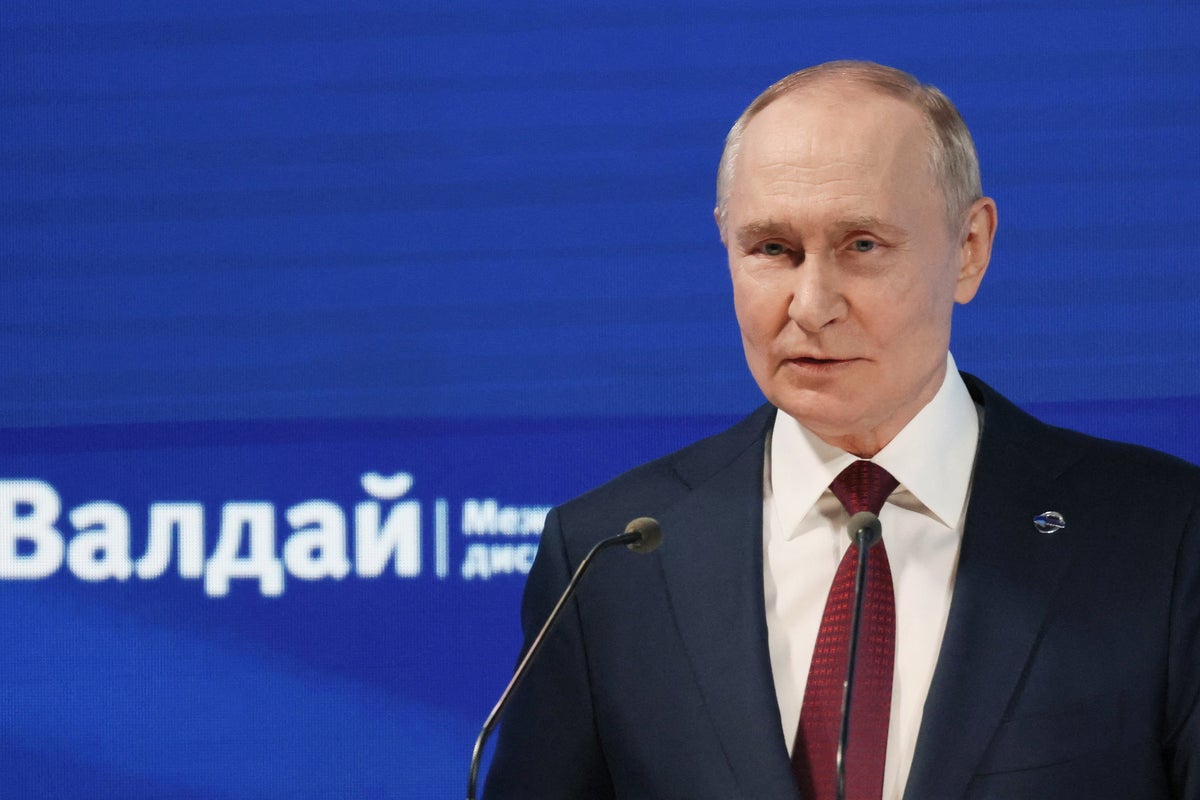 Ukraine-Russia war latest: Putin says ‘impossible to believe’ Moscow wants a war but warns Trump of escalation
