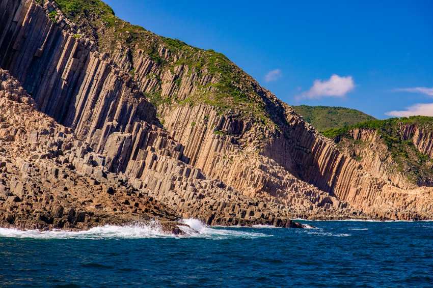 Hong Kong’s Sai Kung Geopark Faces Ecological Threat from National Day Tourism Surge: Urgent Action Needed for Sustainable Travel