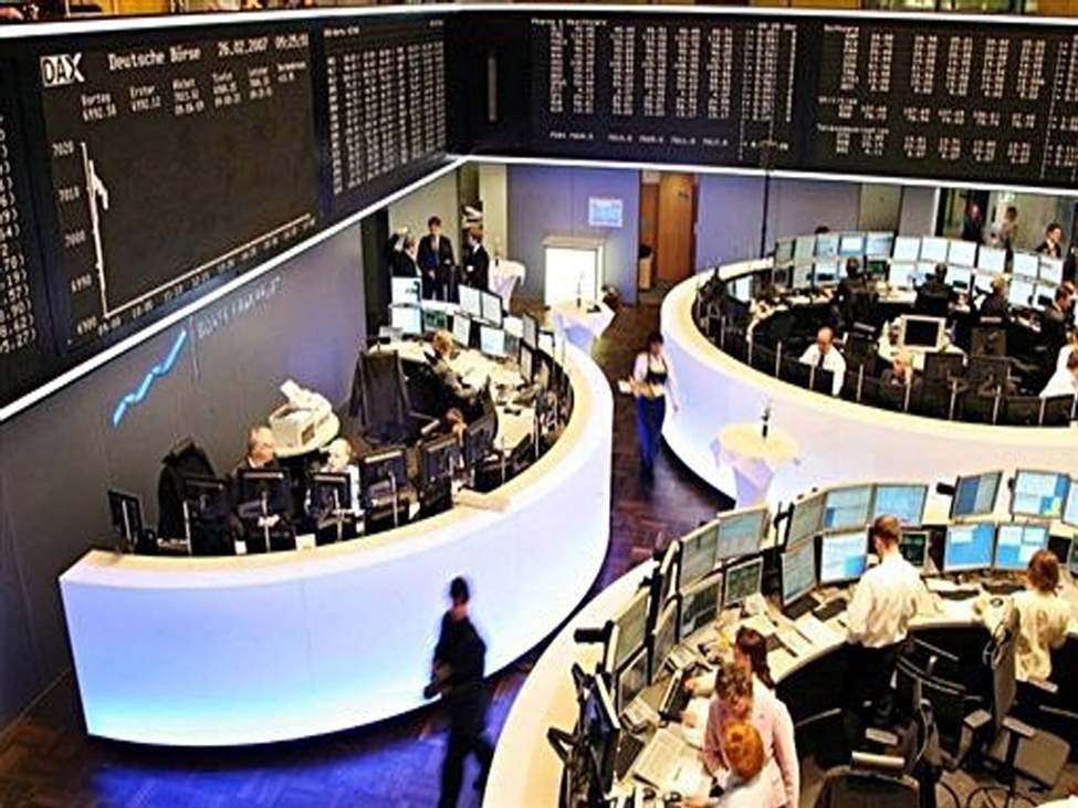 Eurostoxx futures -0.5% in early European trading
