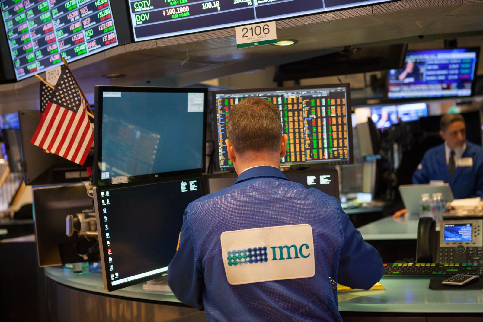 Stocks Supported by Trade Hopes and Earnings Optimism