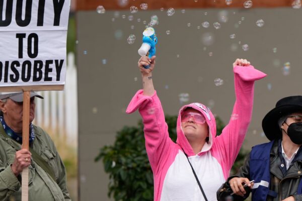 Protests continue as Portlanders await court ruling on Trump’s deployment