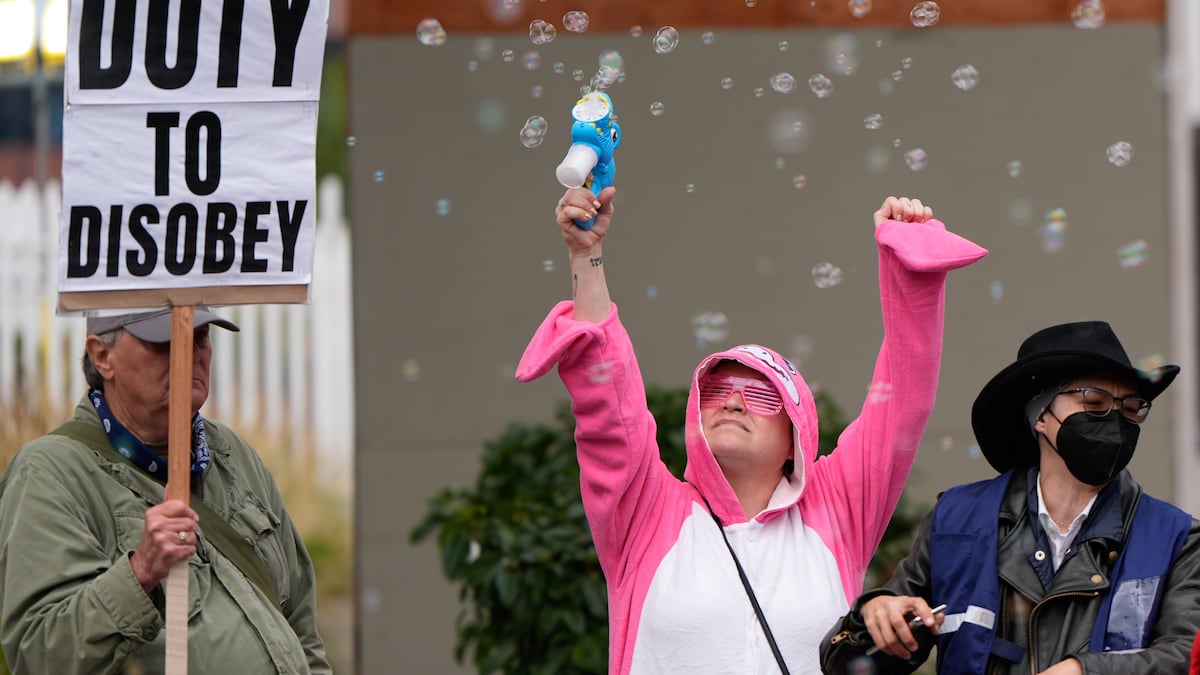 Protests continue as Portlanders await court ruling on Trump’s deployment