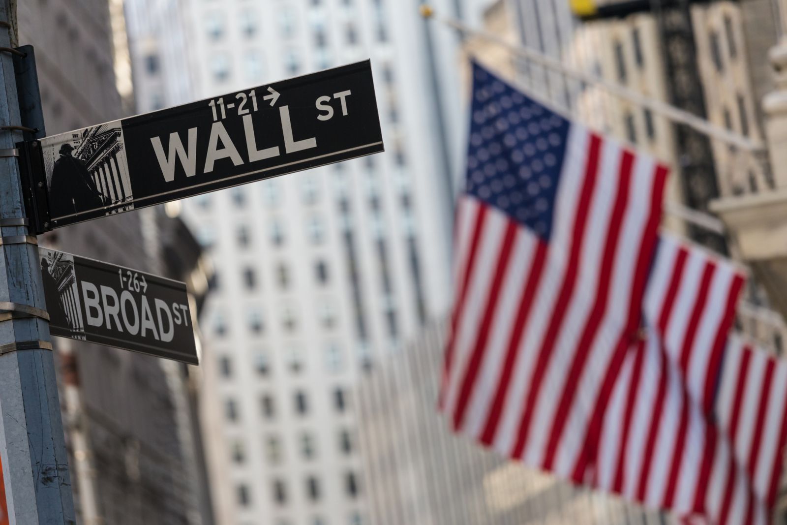 Stocks Rally on Easing Trade Tensions and Solid Q3 Earnings